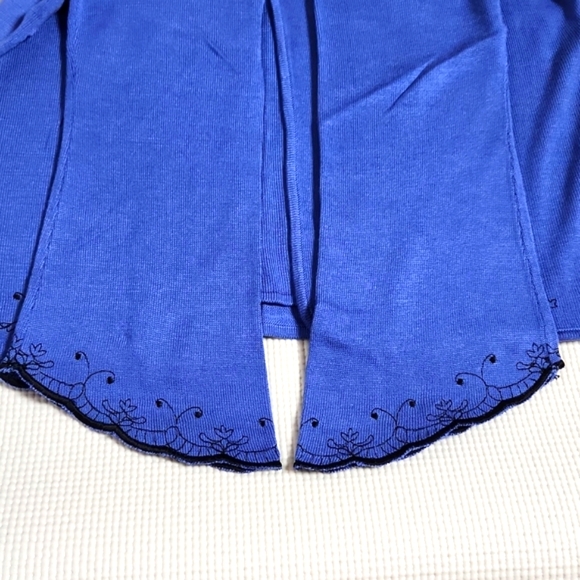 Requirements Blue Embroidered Blouse Top long sleeve Size-Med New with T… - Picture 11 of 11